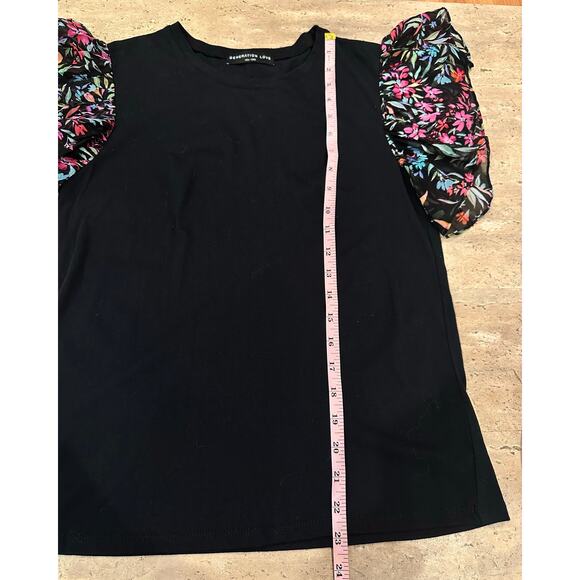 Generation Love Flutter Sleeve Tee Shirt Black Floral size Small - Picture 7 of 7